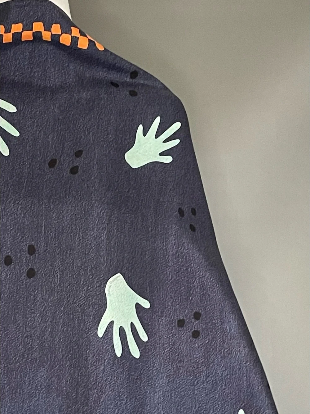 Gorg Bvlgari Pizzigoni Hands Silk Twill Scarf 34 In Excellent Condition Bulgari